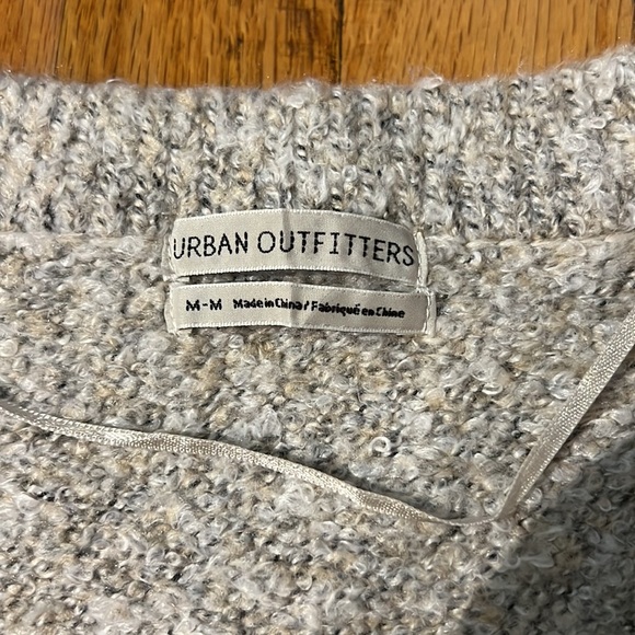 COPY - Urban Outfitters Cropped Sweater - Picture 5 of 6